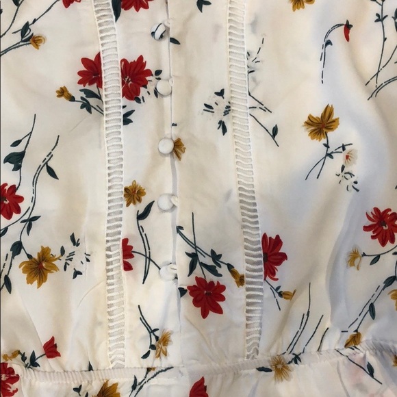 White Floral Bell Sleeve Romper - Picture 5 of 5